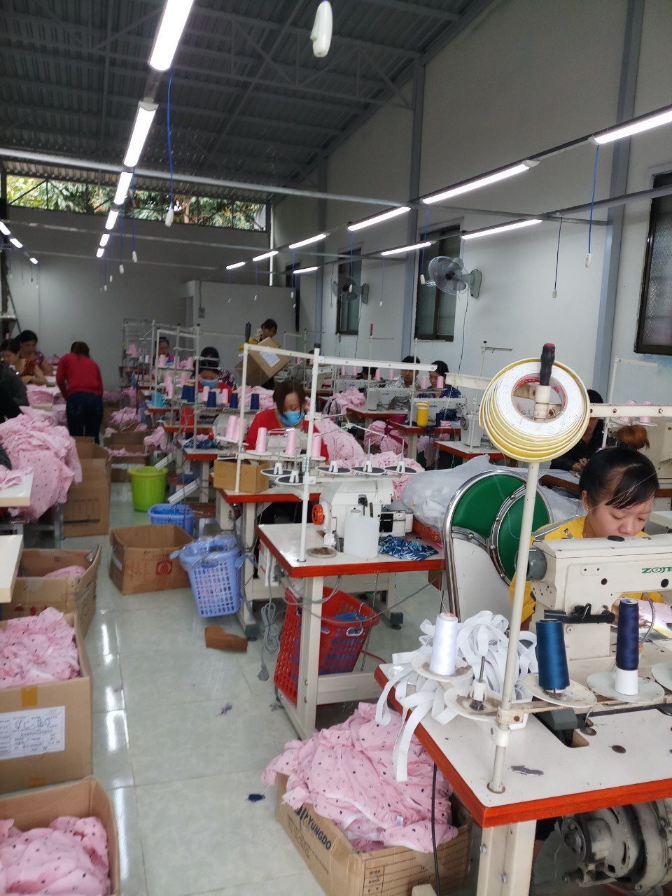 Xưởng sản xuất Kho thành phẩm - May Thêu Hoàng Ánh